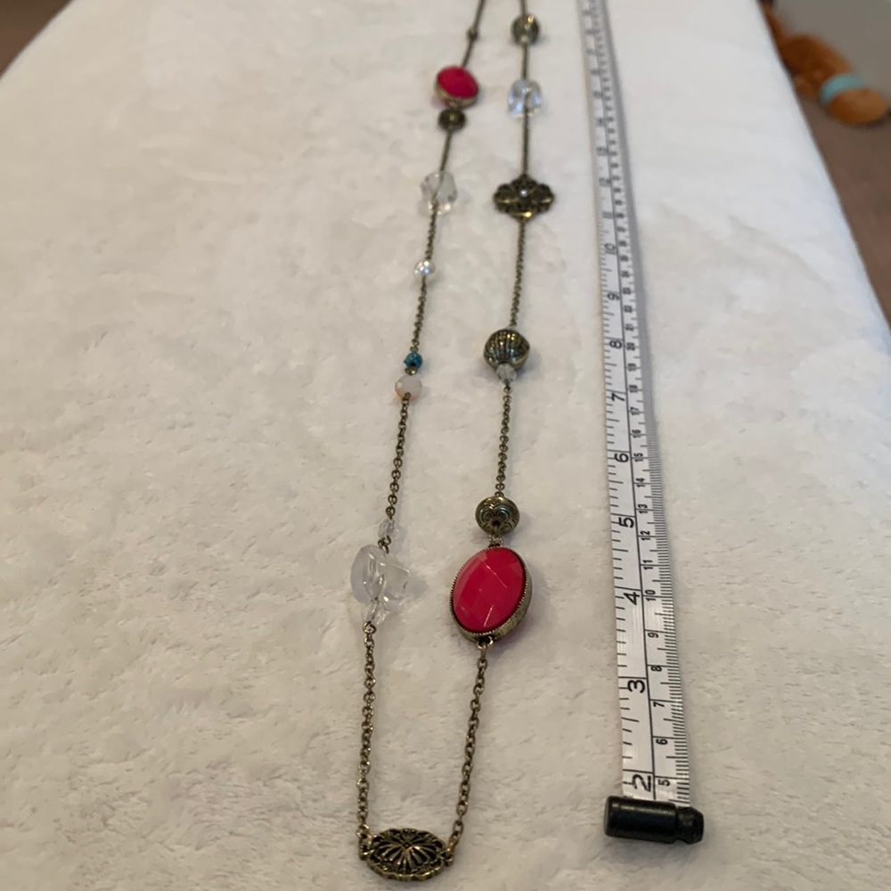 Hot pink, Crystal chunks gold necklace